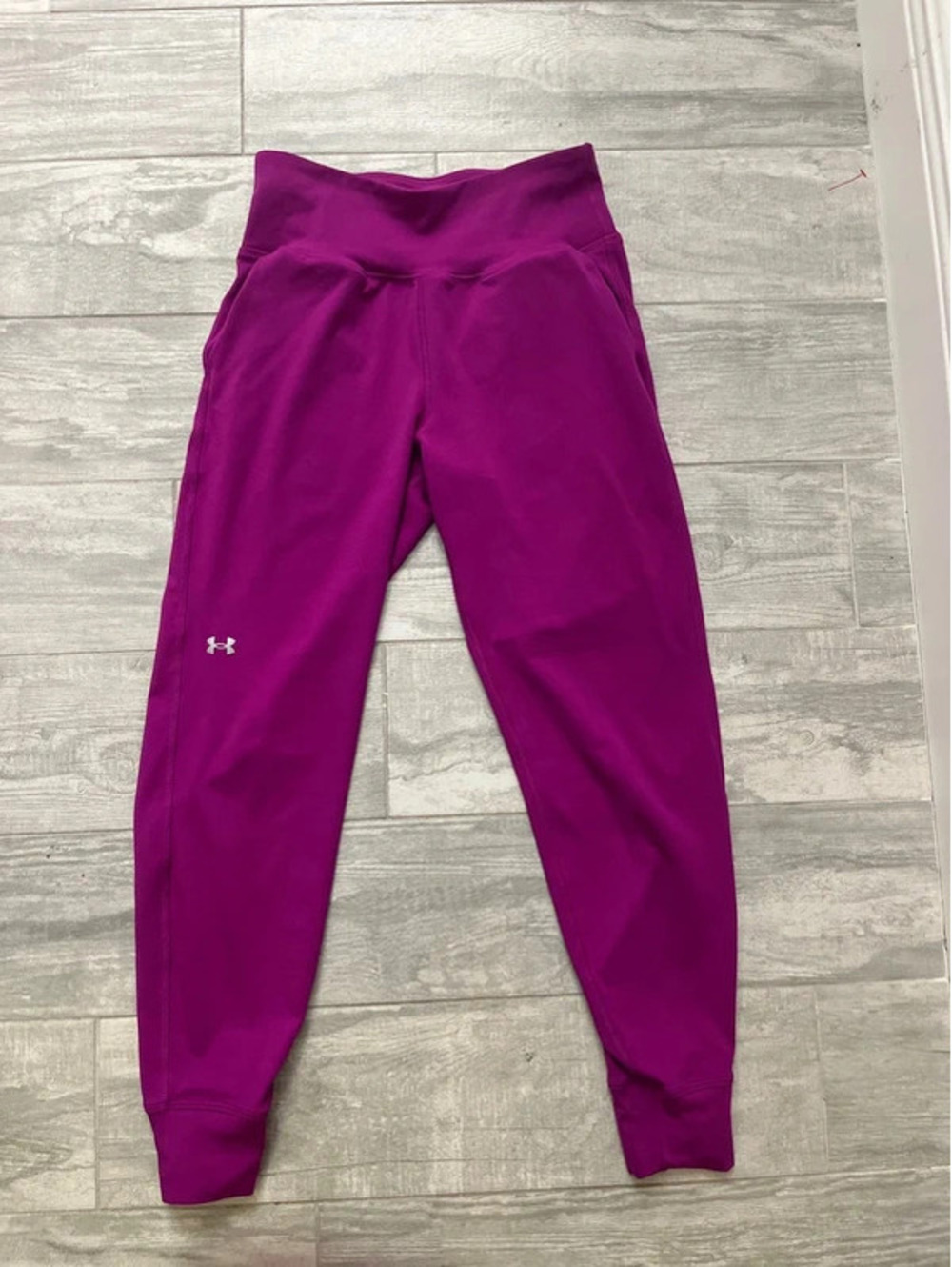 Under Armour Fuchsia Jogger Leggings